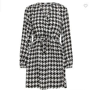 NWT ONLY Houndstooth Printed Dress size M